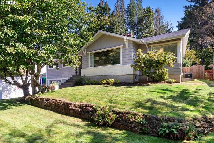 photo 1: 5522 SW 53RD AVE, Portland OR 97221