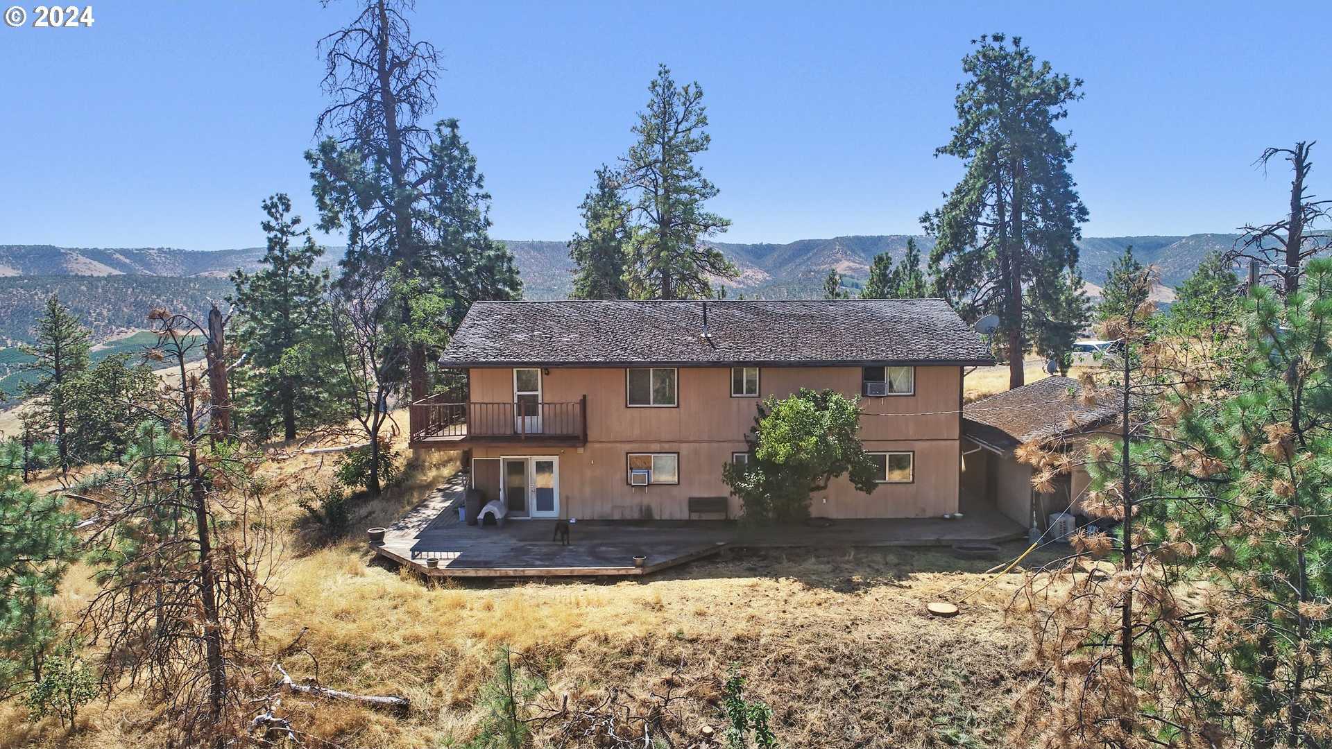 photo 2: 5656 CHERRY HEIGHTS RD, The Dalles OR 97058