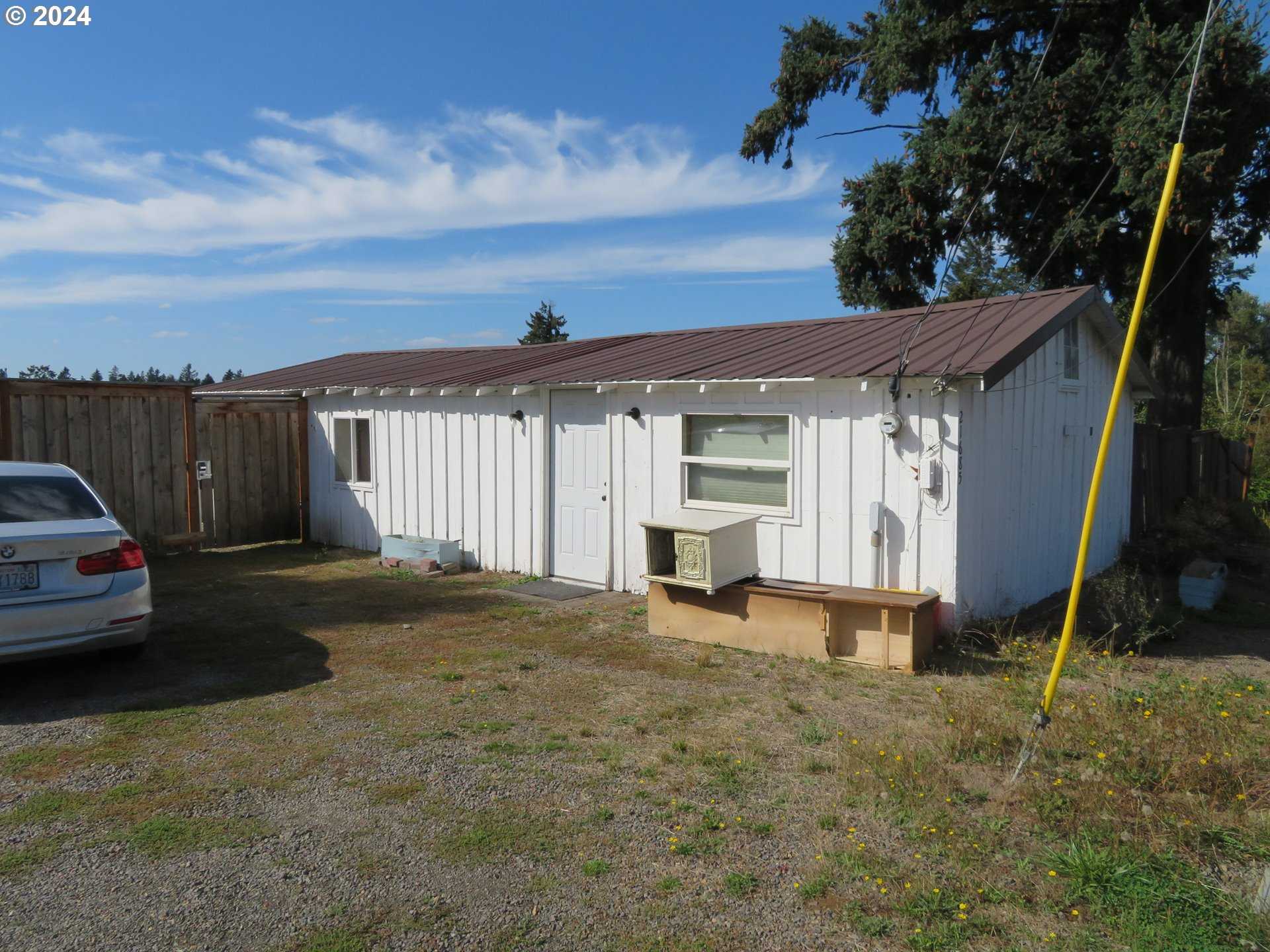 photo 1: 21685 S HIGHWAY 99E, Canby OR 97013