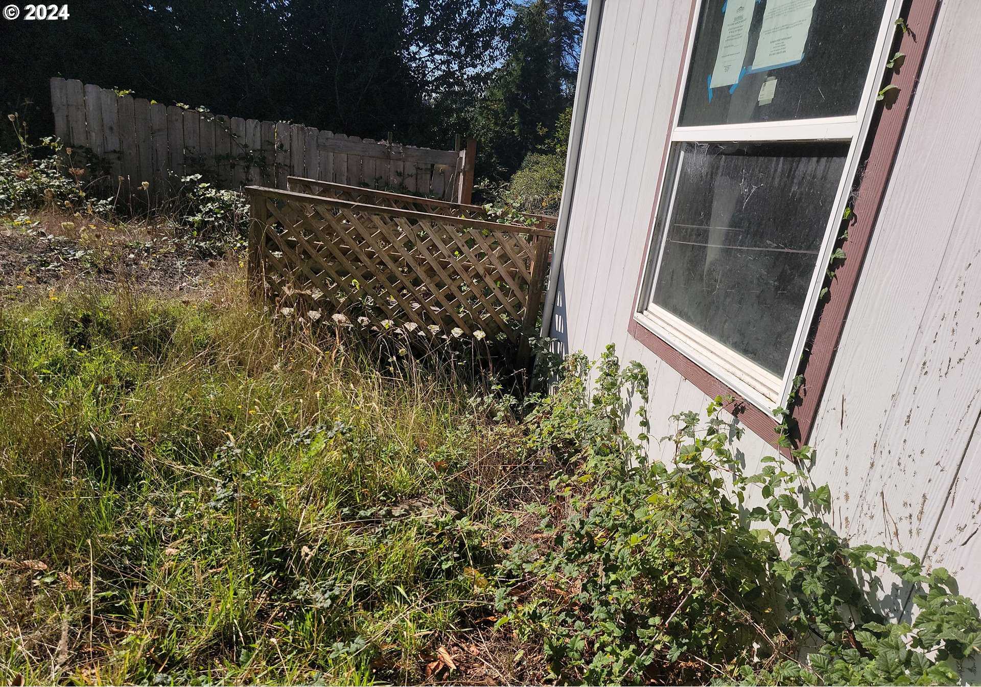 photo 3: 93730 BAY PARK LN, Coos Bay OR 97420