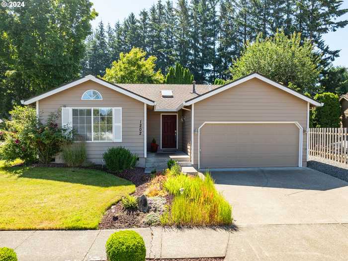 photo 1: 1202 SE ALTHAUS DR, Troutdale OR 97060