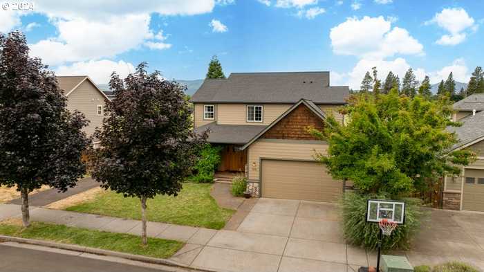 photo 1: 1572 5TH ST, Hood River OR 97031