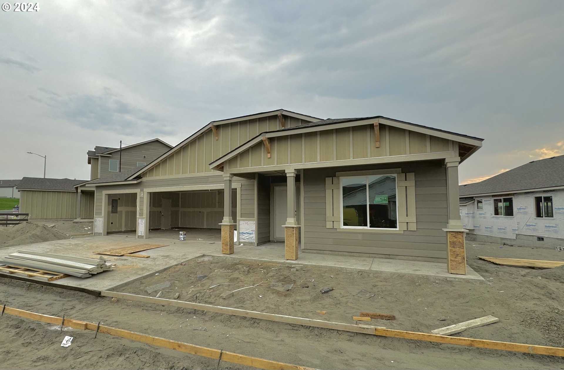 photo 3: 1664 NE 8th PL, Hermiston OR 97838