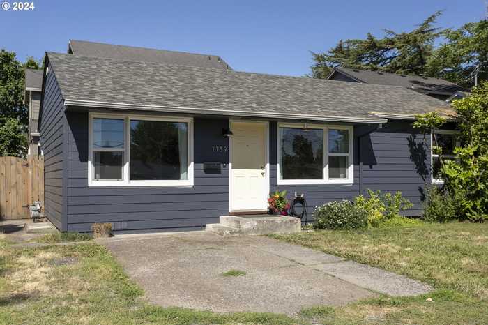 photo 2: 1139 SE 85TH AVE, Portland OR 97216