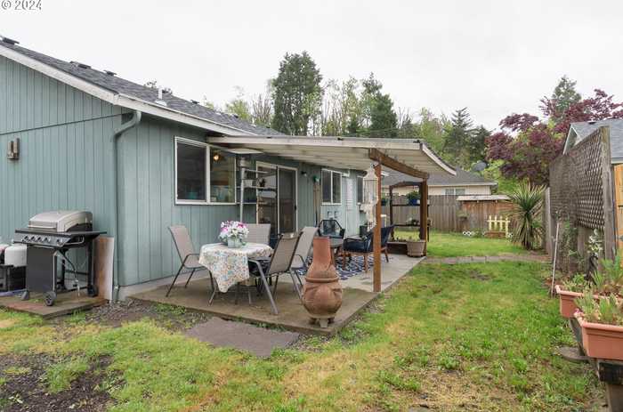 photo 31: 426 S 42ND PL, Springfield OR 97478