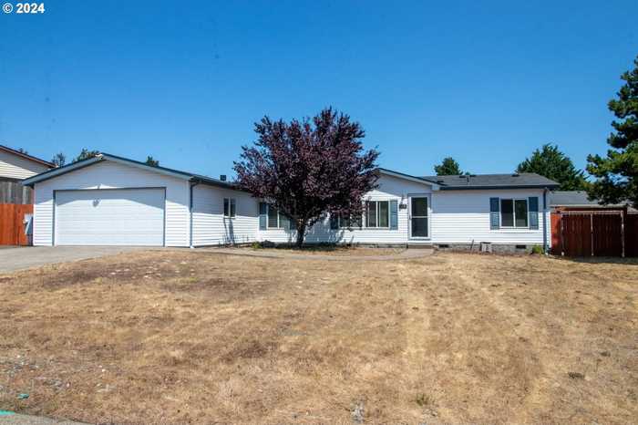 photo 2: 1410 Xylo ST, Florence OR 97439