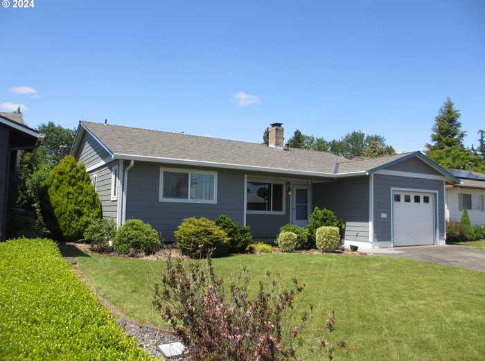 photo 2: 1637 PRINCETON RD, Woodburn OR 97071