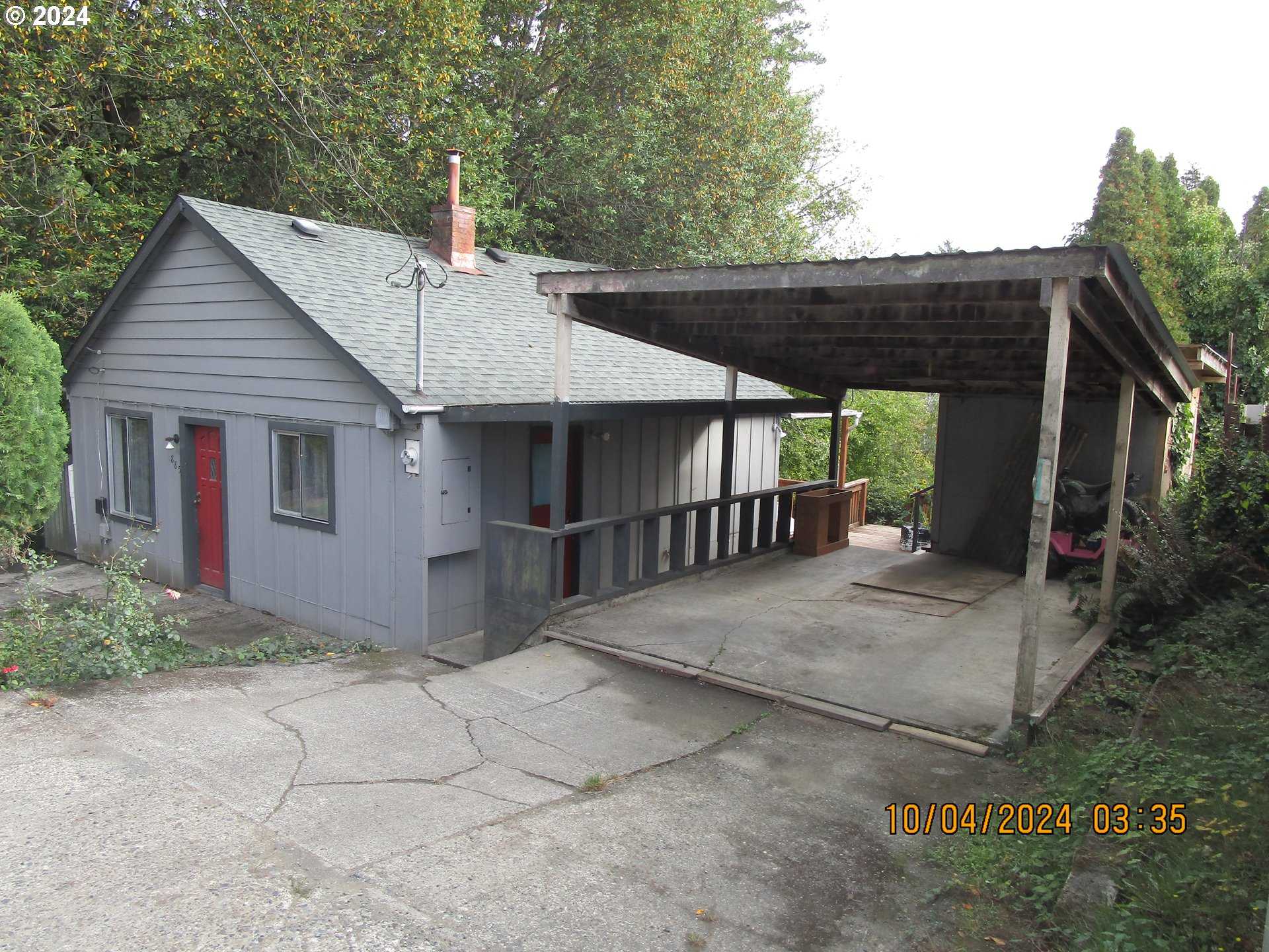 photo 1: 885 E 10TH ST, Coquille OR 97423