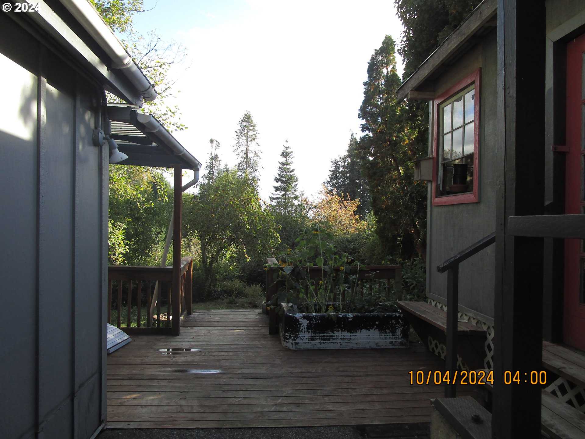 photo 2: 885 E 10TH ST, Coquille OR 97423