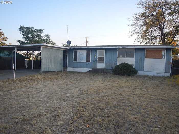 photo 2: 70 MADISON ST, Umatilla OR 97882