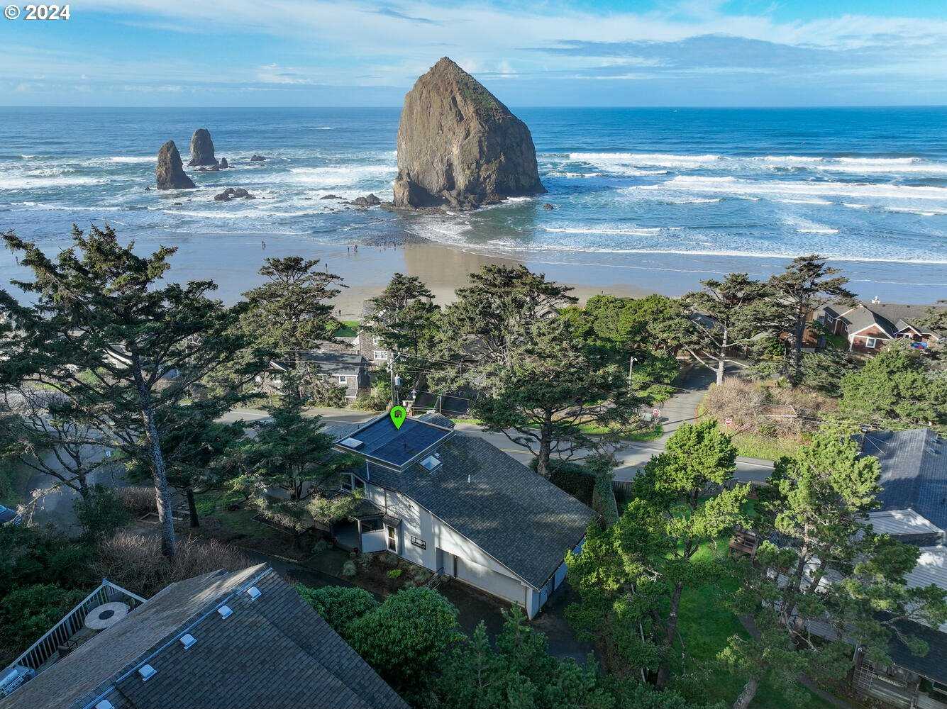 photo 1: 1764 VIEW POINT TER, Cannon Beach OR 97110