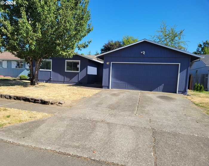 photo 1: 4555 THRUSH DR, Salem OR 97301