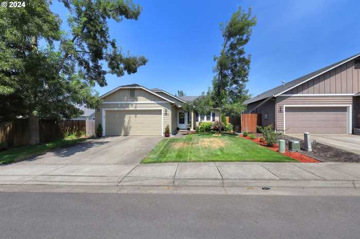 photo 1: 5764 MINERAL WAY, Springfield OR 97478