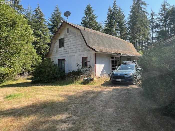 photo 1: 57433 FAIRVIEW RD, Coquille OR 97423