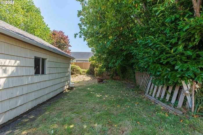 photo 32: 2153 17TH ST, North Bend OR 97459