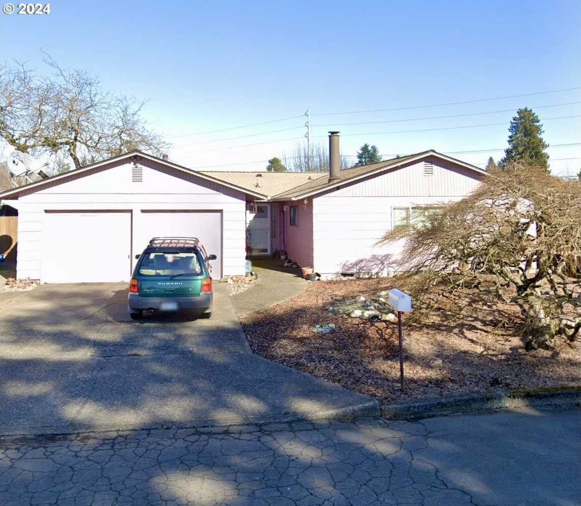 photo 1: 865 NE 18th ST, Gresham OR 97030