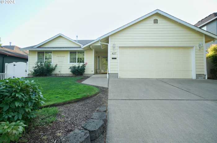 photo 1: 427 SW HOWARD DR, Mc Minnville OR 97128