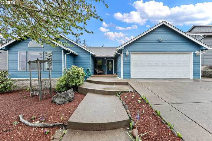 photo 1: 739 S 47TH PL, Springfield OR 97478