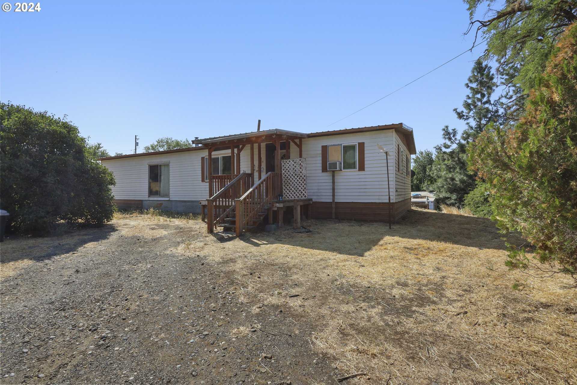 photo 1: 504 JOHN DAY ST, Wasco OR 97065