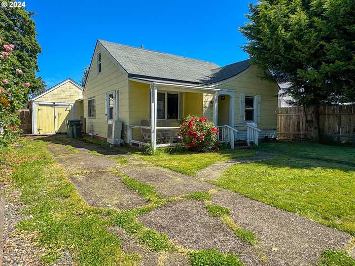 photo 2: 475 GROVE ST, Salem OR 97301