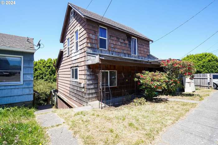 photo 1: 1848 MEADE ST, North Bend OR 97459