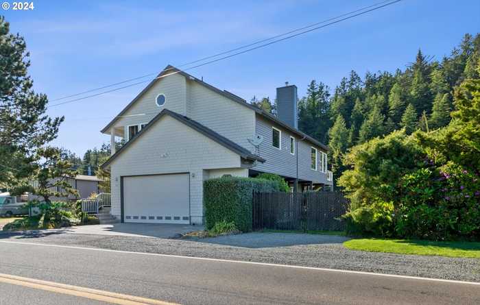 photo 2: 34160 BROOTEN RD, Cloverdale OR 97112