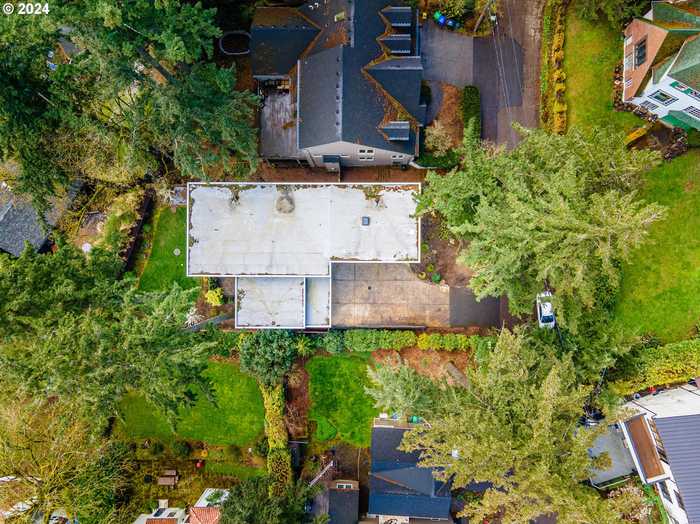 photo 48: 5677 SW MENEFEE DR, Portland OR 97239