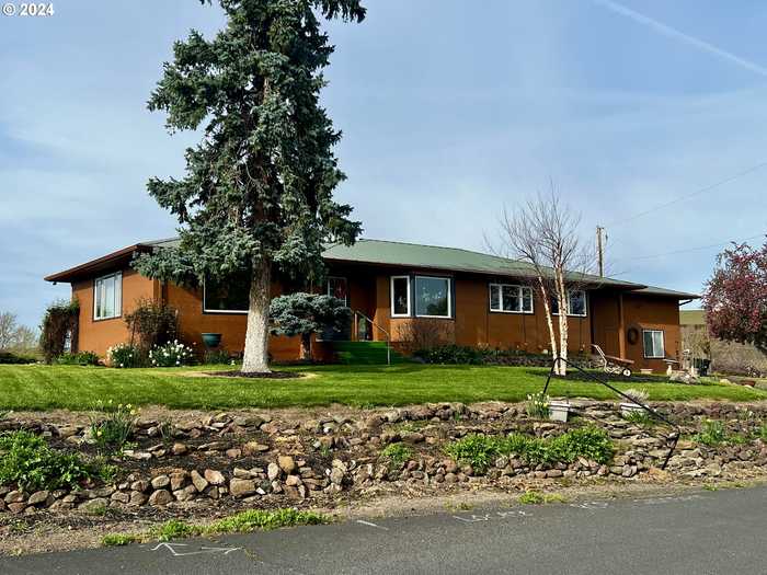 photo 1: 276 SE 5TH ST, Pilot Rock OR 97868