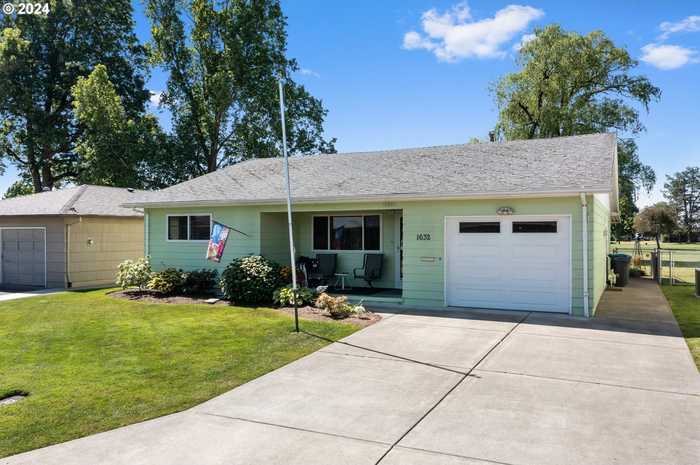 photo 1: 1632 NEWPORT WAY, Woodburn OR 97071