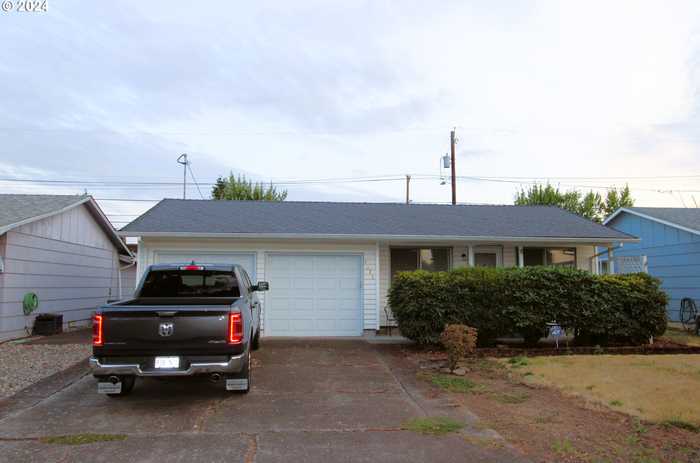 photo 12: 1878 RAINIER RD, Woodburn OR 97071