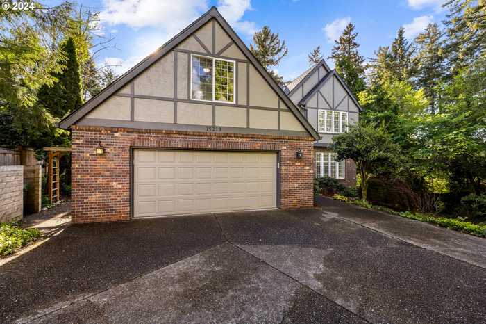 photo 1: 15213 CANDLEWOOD CT, Lake Oswego OR 97035