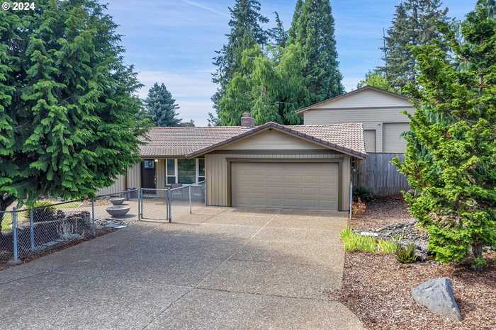 photo 1: 11200 S FOREST RIDGE RD, Oregon City OR 97045