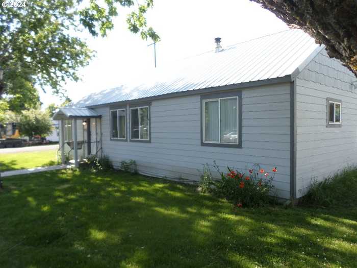 photo 13: 302 DONALD ST, Wallowa OR 97885