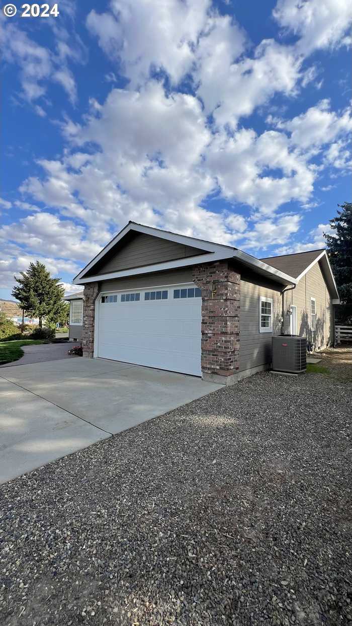 photo 5: 137 Foothill DR, Baker City OR 97814