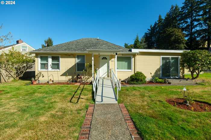 photo 1: 3530 HARRISON DR, Astoria OR 97103