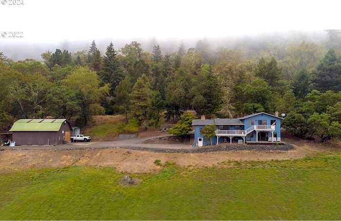 photo 2: 781 BLACK OAK DR, Roseburg OR 97471