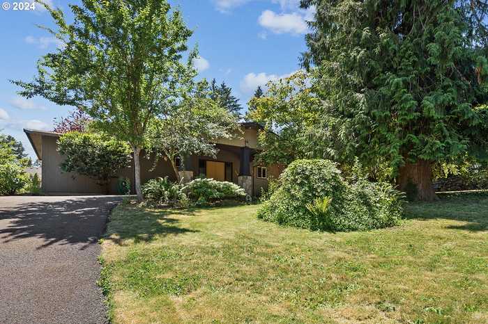 photo 2: 7110 SW STEPHEN LN, Portland OR 97225