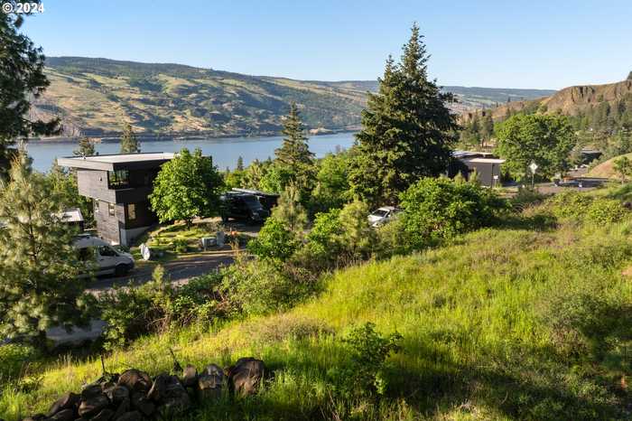 photo 1: 622 SYNCLINE WAY, Mosier OR 97040