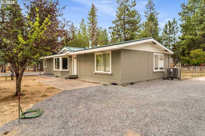 photo 1: 50856 DOE LOOP, La Pine OR 97739