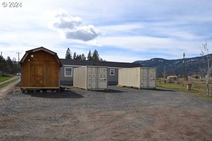 photo 15: 610 W 3RD ST, Wallowa OR 97885