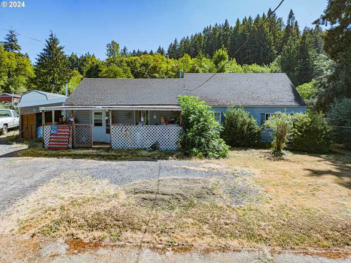 photo 1: 245 18TH AVE, Sweet Home OR 97386