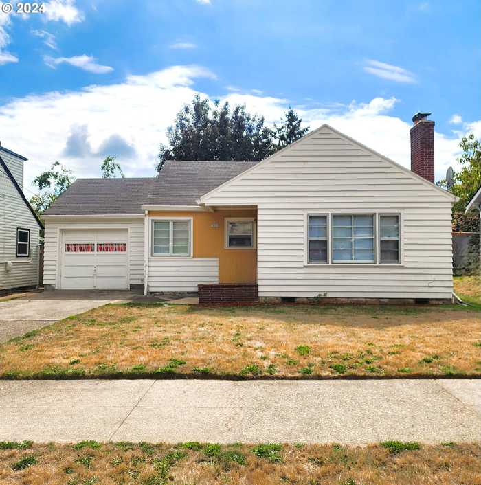 photo 1: 7400 N SYRACUSE ST, Portland OR 97203