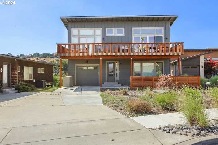 photo 1: 168 BLUE HERON CT, The Dalles OR 97058