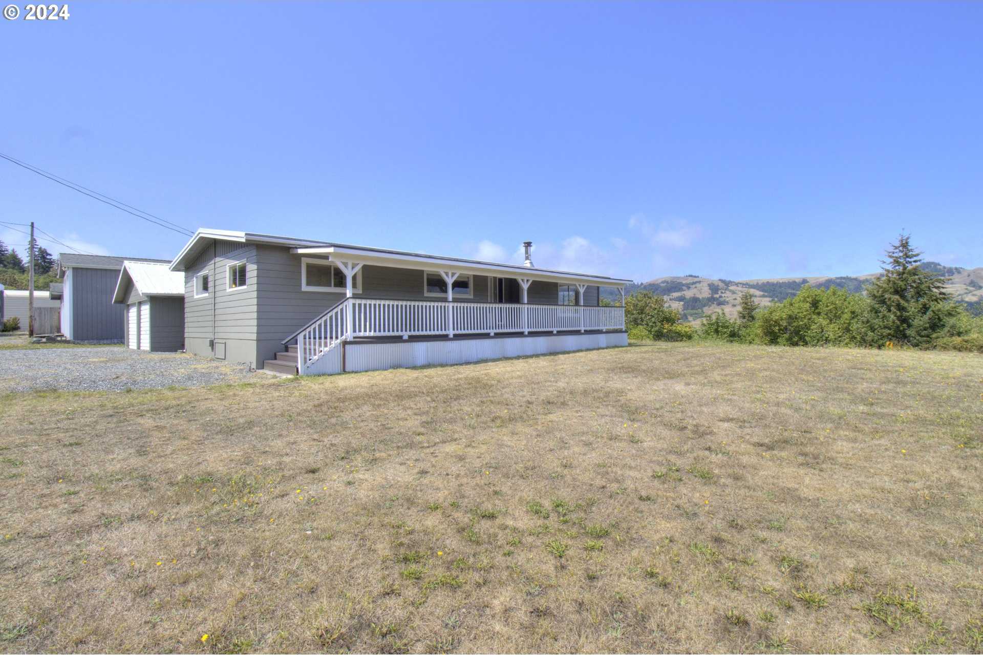 photo 1: 95171 VISTA LOOP, Gold Beach OR 97444