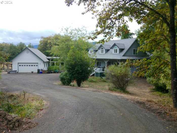 photo 1: 9458 GARDEN VALLEY RD, Roseburg OR 97471