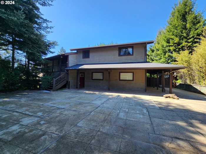 photo 1: 4 VISTA DR, Port Orford OR 97465