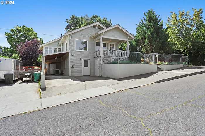 photo 1: 1214 GARRISON ST, The Dalles OR 97058