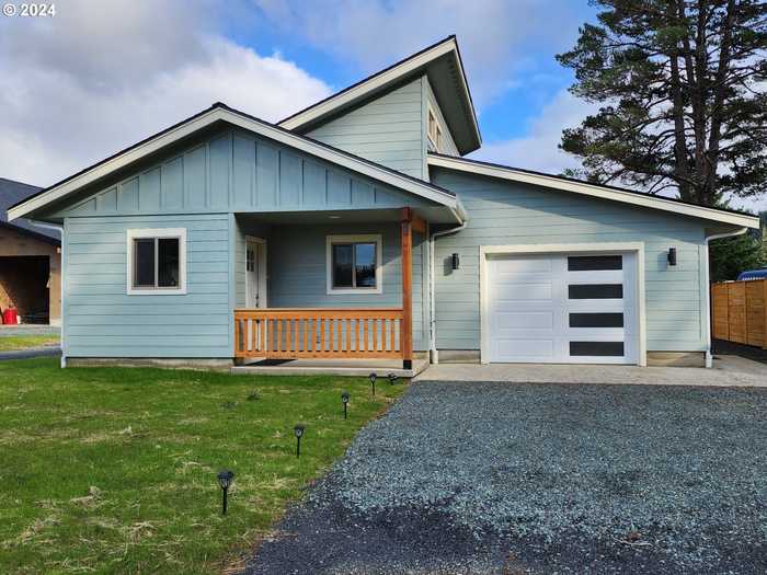 photo 1: 2016 Idaho ST, Port Orford OR 97465