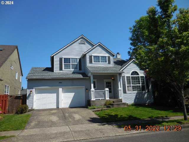 photo 1: 15377 SE THORNBRIDGE DR, Clackamas OR 97015