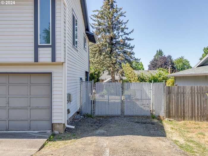 photo 33: 807 SE 40TH ST, Troutdale OR 97060